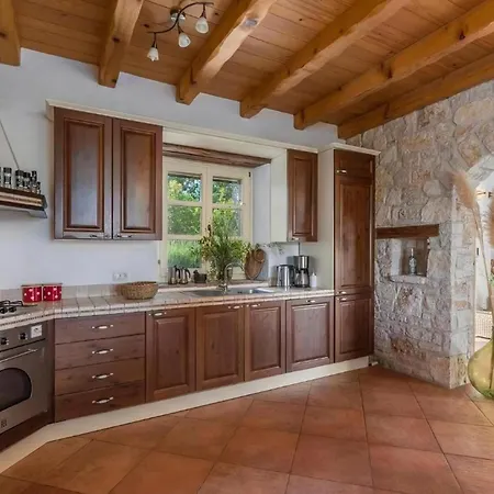 In Sovinjak Mit Grill, Garten Und Terrasse Buzet