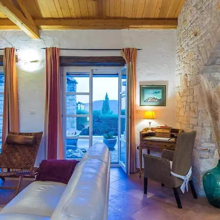 Vakantiehuis In Sovinjak Mit Grill, Garten Und Terrasse *
