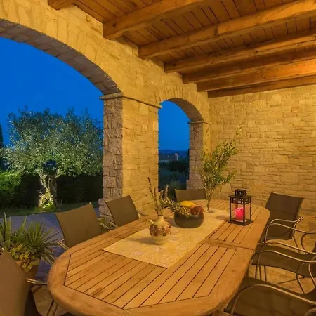 Holiday home In Sovinjak Mit Grill, Garten Und Terrasse *