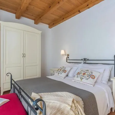 Holiday home In Sovinjak Mit Grill, Garten Und Terrasse Buzet